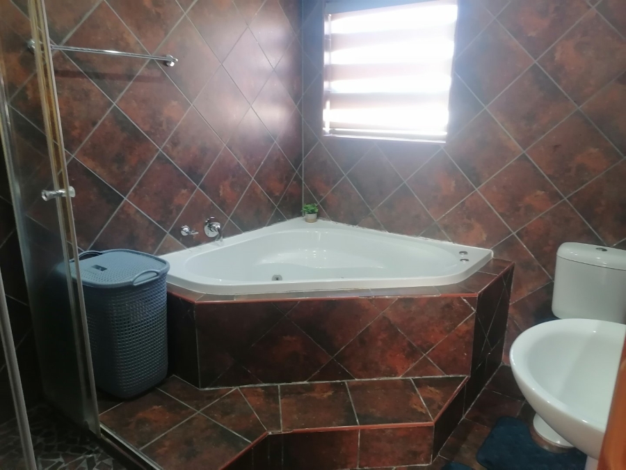 3 Bedroom Property for Sale in Hillside Free State